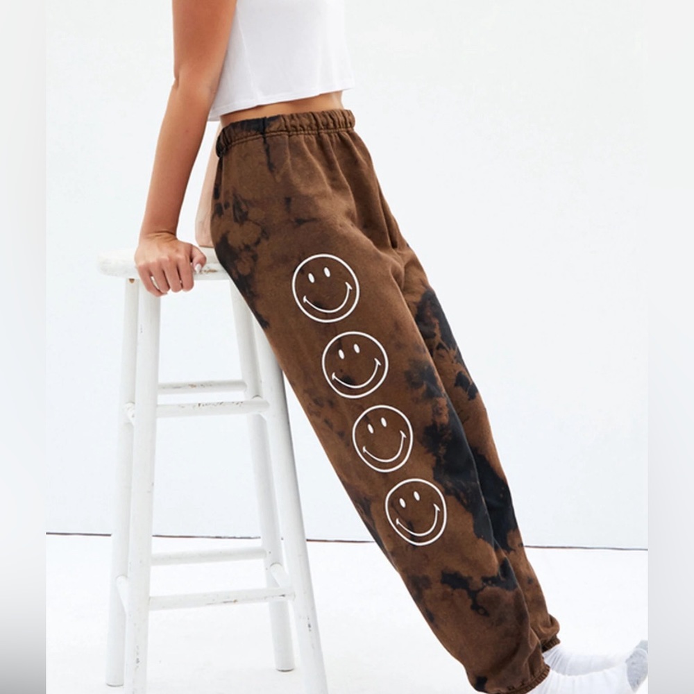 Desert dreamer smiley chillin bleach sweatpants size M/L